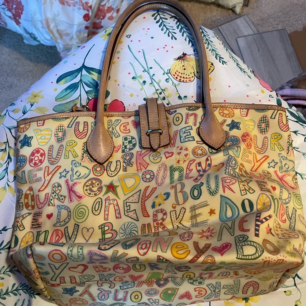 Vintage Dooney & Bourke pocket book